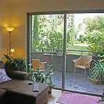 Rochas Shared Garden Refuge * Funchal (Madeira)