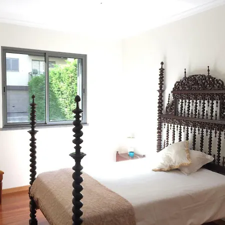 Rochas Shared Garden Refuge Homestay Funchal (Madeira)