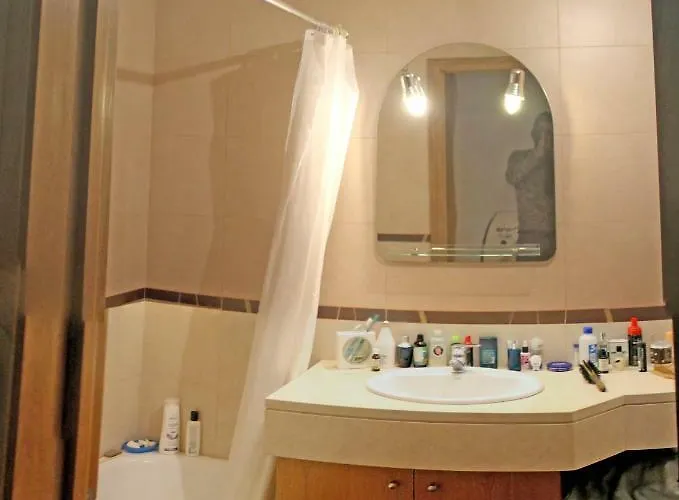 Rochas Shared Garden Refuge 홈스테이