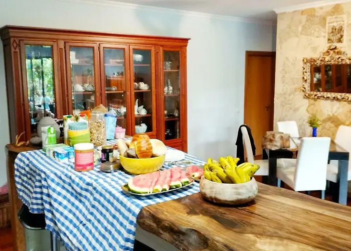 Rochas Shared Garden Refuge 푼샬